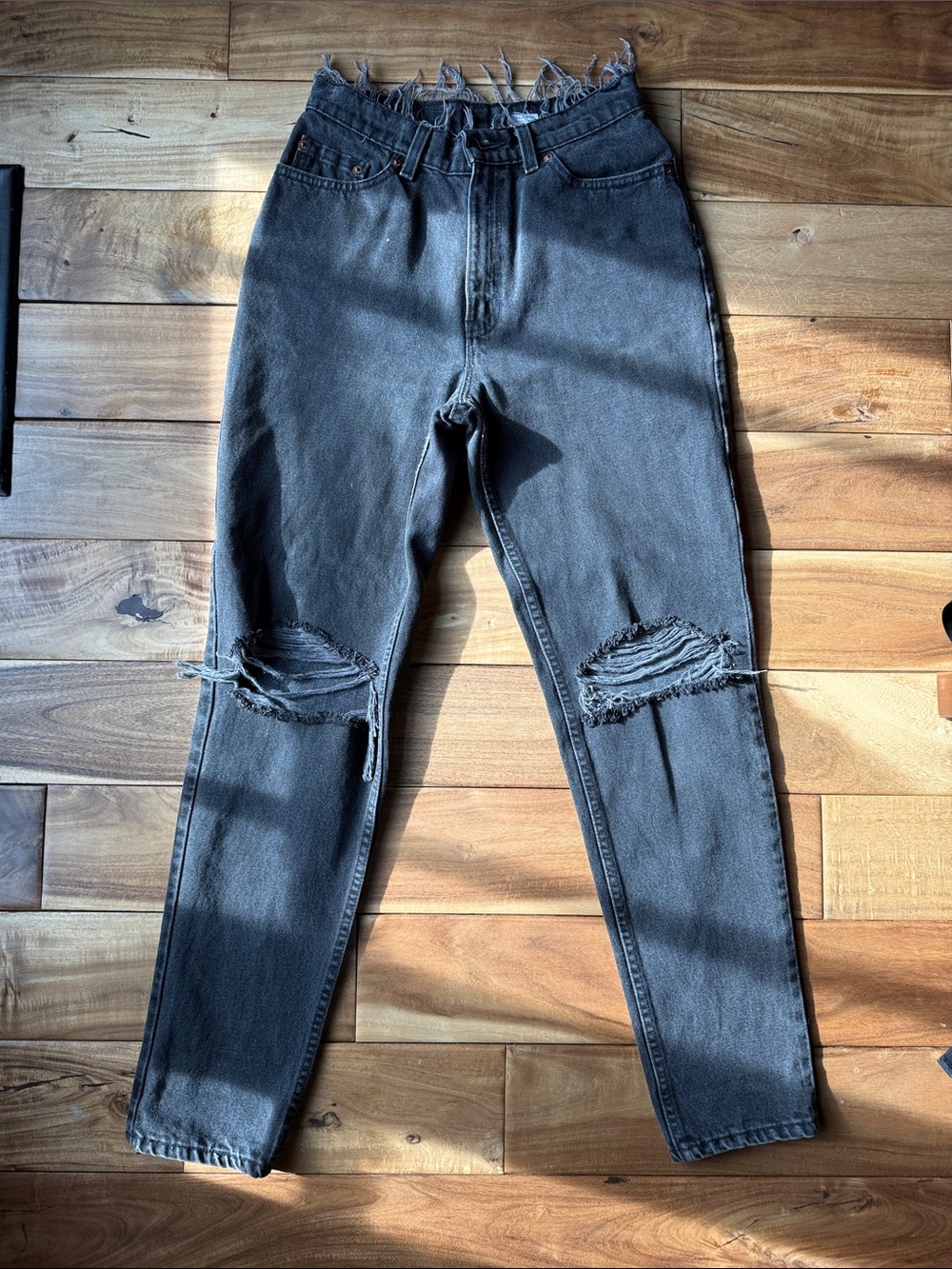 Levi's High-Rise Ripped Charcoal Jeans